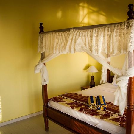 Beten Waru Bungalow And Restaurant Amed  Room photo
